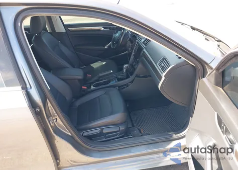 2016 Volkswagen Passat 1.8T Se z USA, uszkodzony, nr VIN 1VWBT7A34GC064176